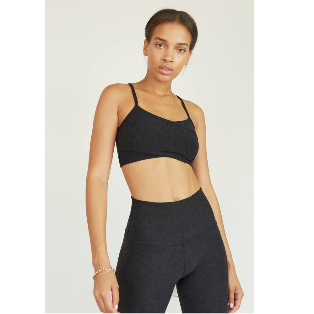 *New* Beyond Yoga At Your Leisure Twist-Front Sports Bra